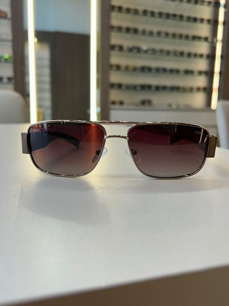 Óculos Tonz — Metal com hastes marrons, lente degradê
